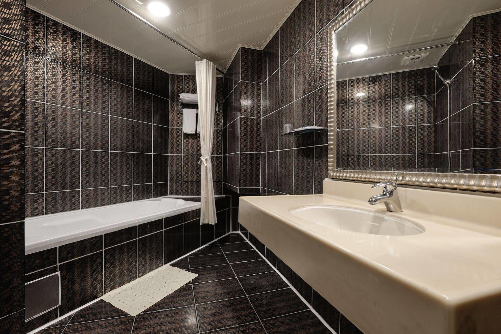 Kaja Hotel كاوشيونغ المظهر الخارجي الصورة